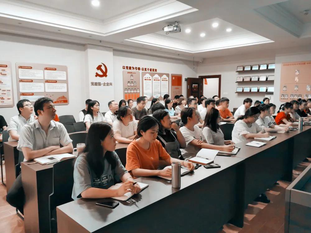 热烈庆祝建党99周年,爱游戏在线登录官网-爱游戏(中国)
组织全体骨干召开“不忘初心、牢记使命”主题教育活动